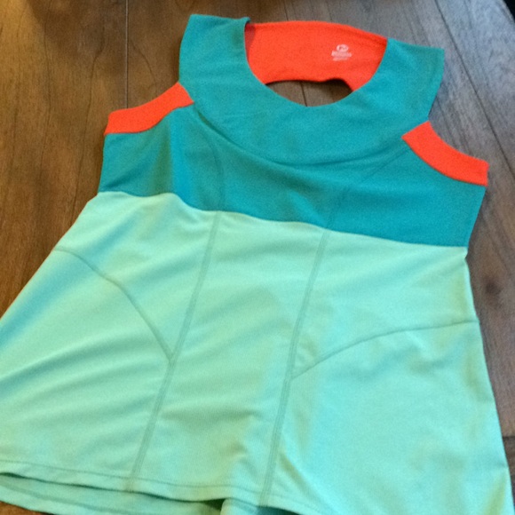 NWOT Merrell Tank - Picture 4 of 7